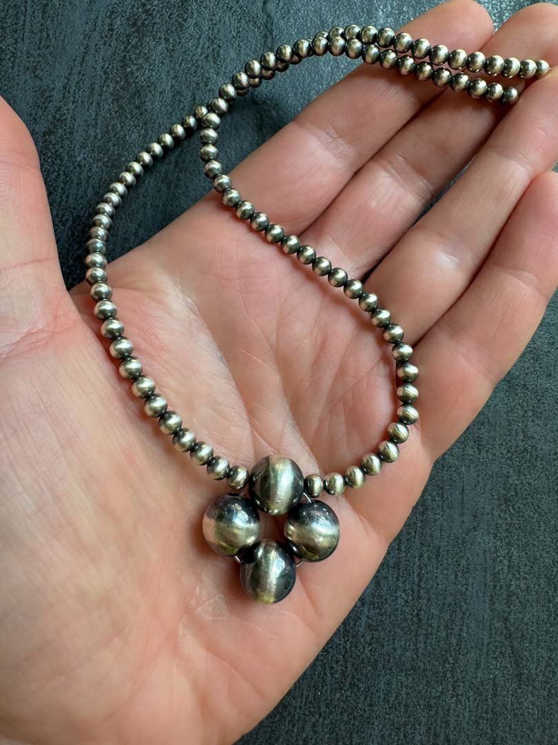 Clover Navajo Pearl Style Necklace in Sterling Silver, 4 / 10 mm - LeSilveStone