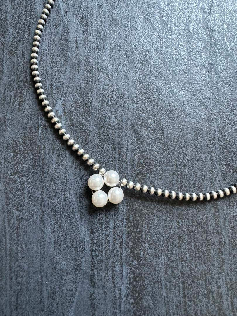 Pearl Clover Navajo Pearl Style Necklace in Sterling Silver, 3 mm - LeSilveStone