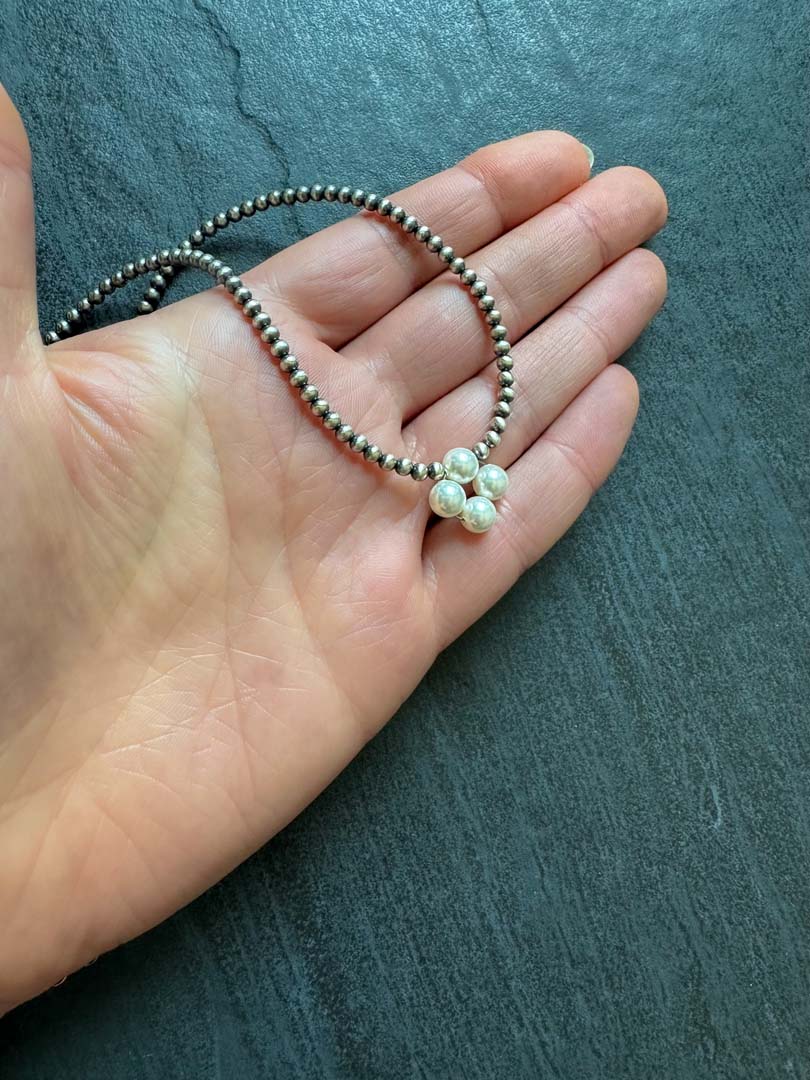 Pearl Clover Navajo Pearl Style Necklace in Sterling Silver, 3 mm - LeSilveStone