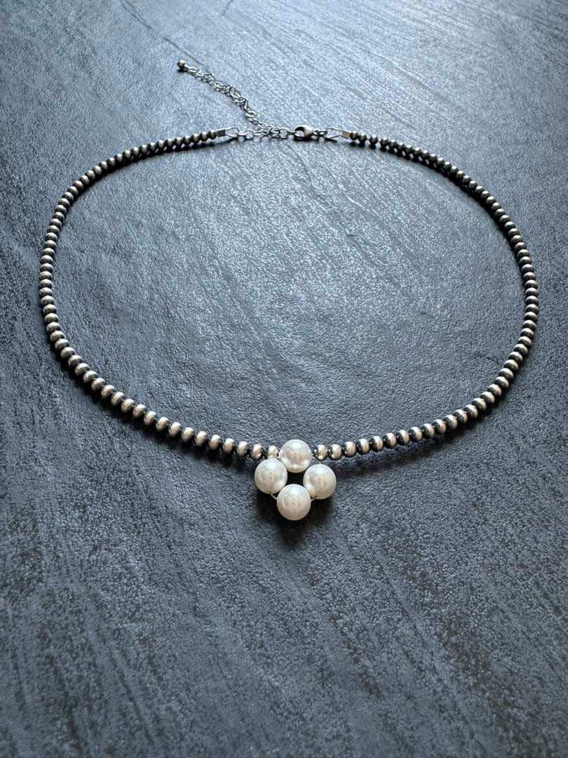 Pearl Clover Navajo Pearl Style Necklace in Sterling Silver, 3 mm - LeSilveStone