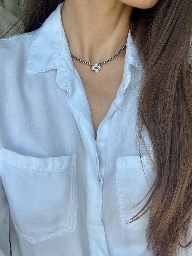 Pearl Clover Navajo Pearl Style Necklace in Sterling Silver, 3 mm - LeSilveStone