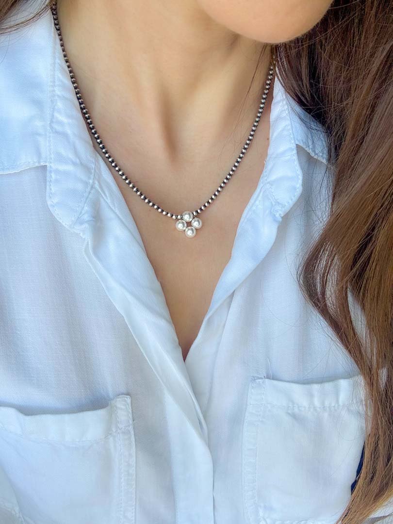 Pearl Clover Navajo Pearl Style Necklace in Sterling Silver, 3 mm - LeSilveStone