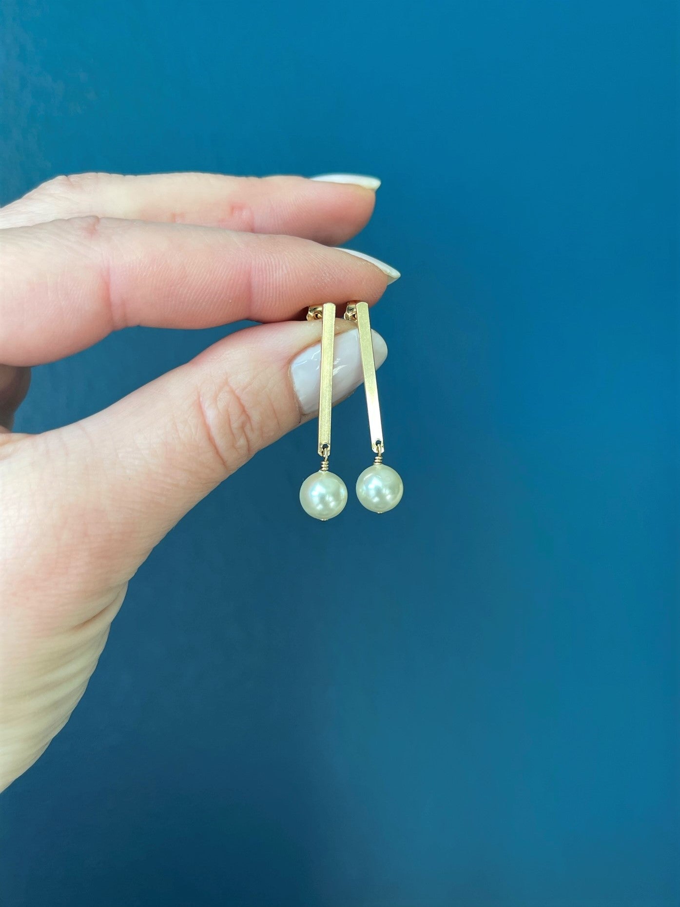 Bar Post Pearl Drop Earrings - LeSilveStone