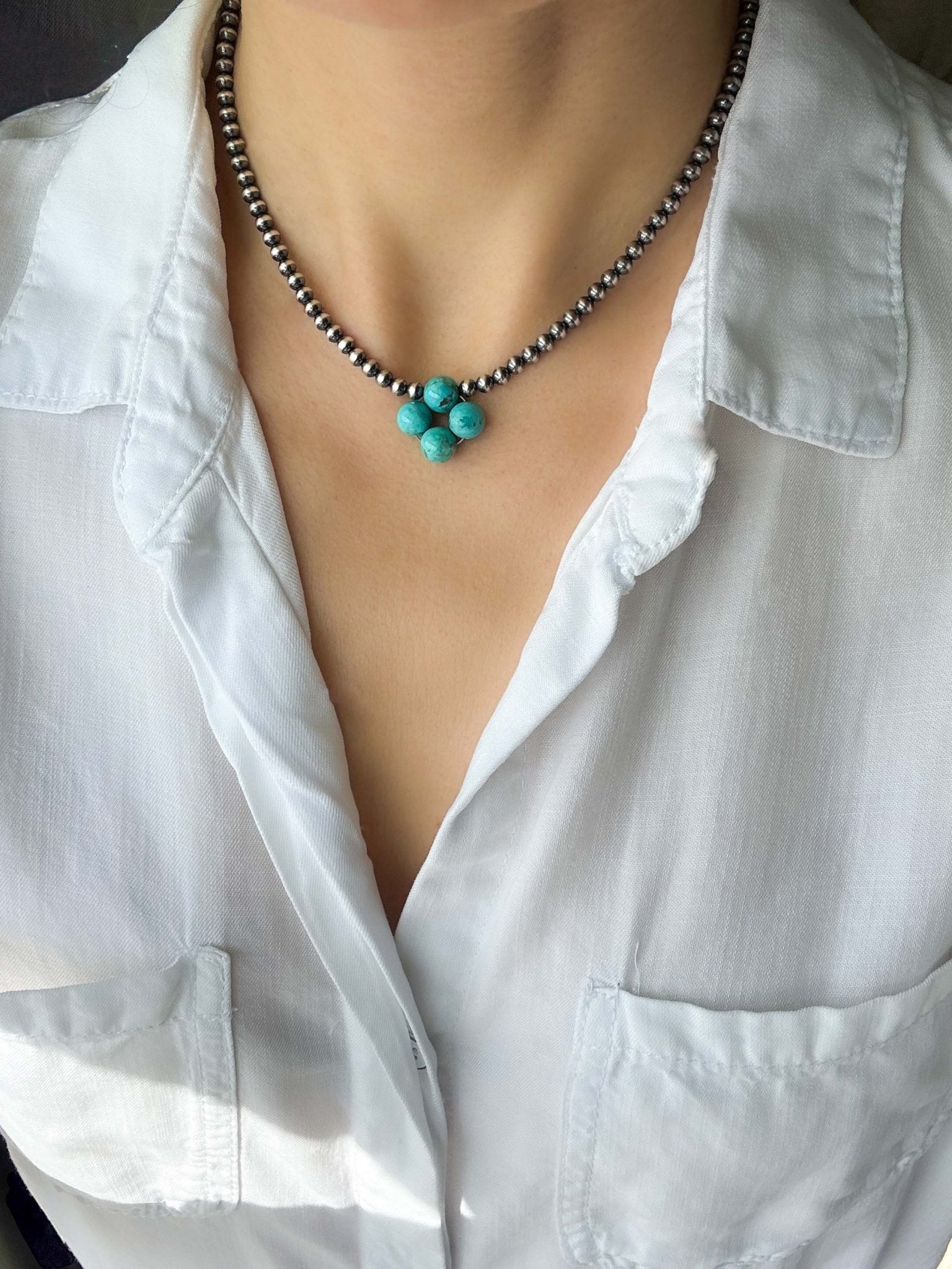 Turquoise Clover Navajo Pearl Style Necklace in Sterling Silver, 4 / 8 mm - LeSilveStone