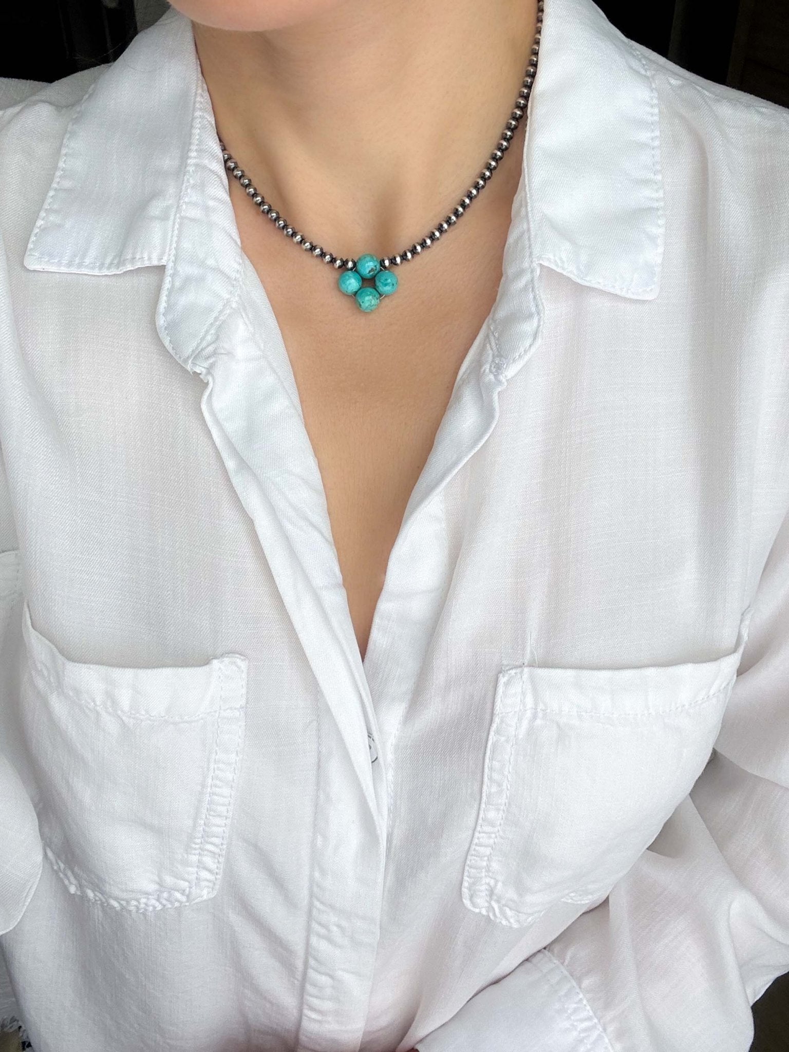 Turquoise Clover Navajo Pearl Style Necklace in Sterling Silver, 4 / 8 mm - LeSilveStone